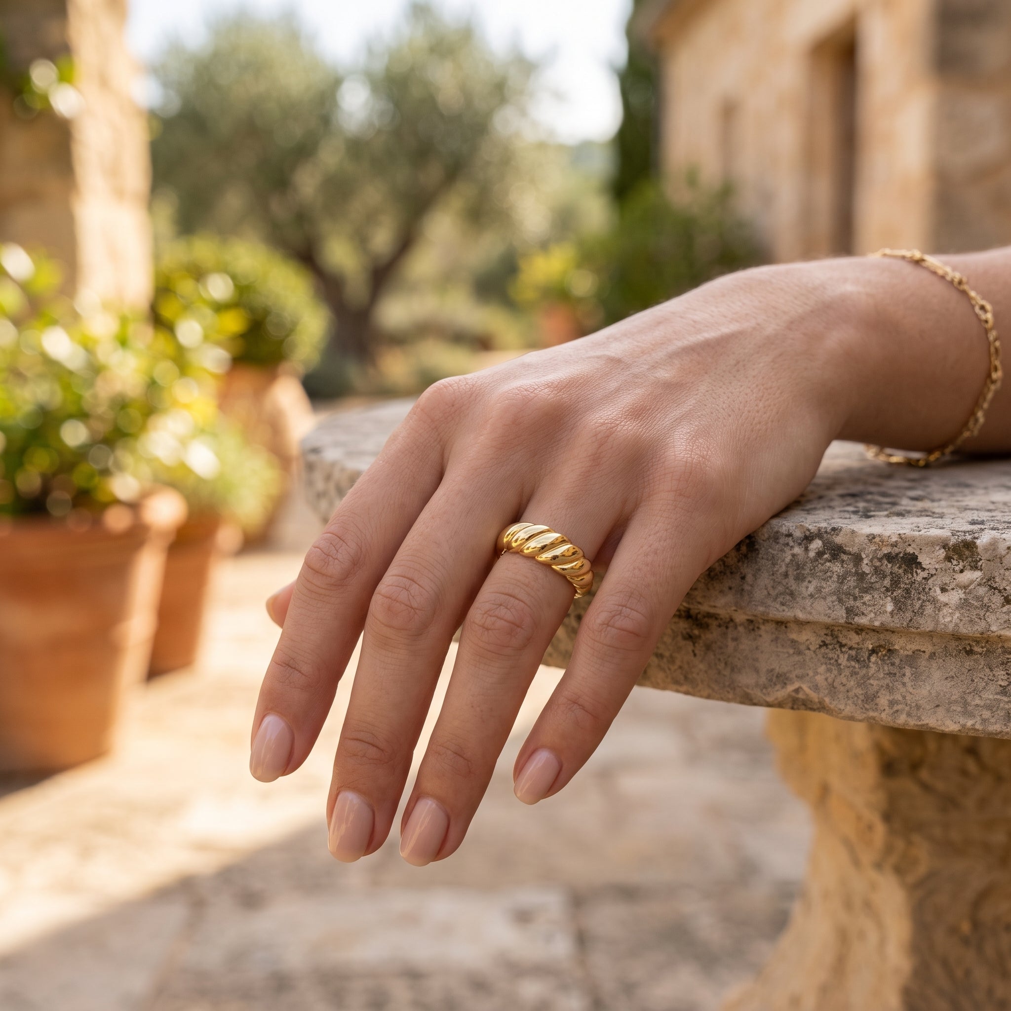 Oro Laminado 316L Stainless Steel Braided Dome Ring