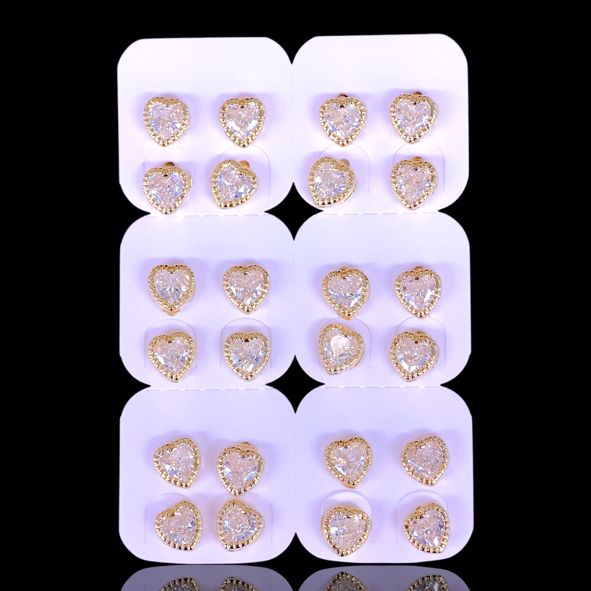 Oro Laminado Enchanted Heart Mini Stud Earrings (Pack of 12)