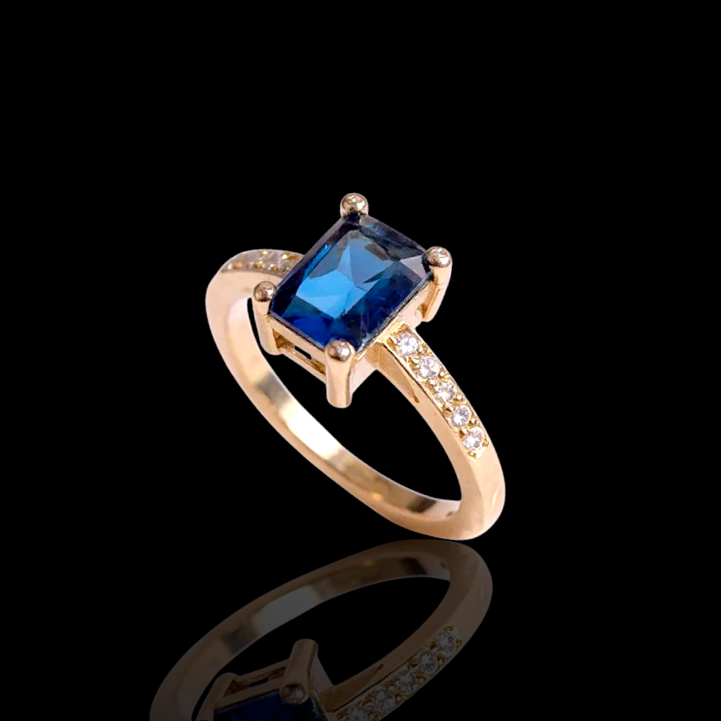 Oro Laminado Gold Filled Francia Petite Emerald Cut Gem Ring