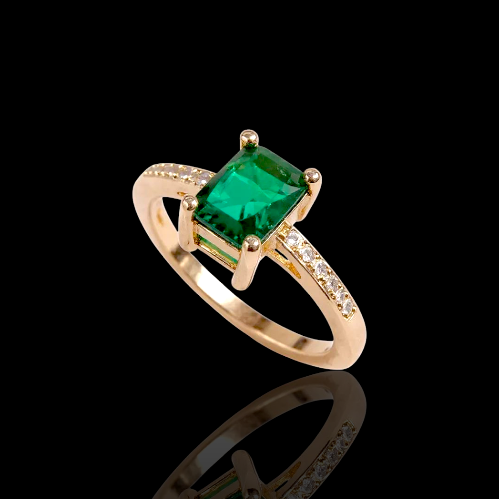 Oro Laminado Gold Filled Francia Petite Emerald Cut Gem Ring