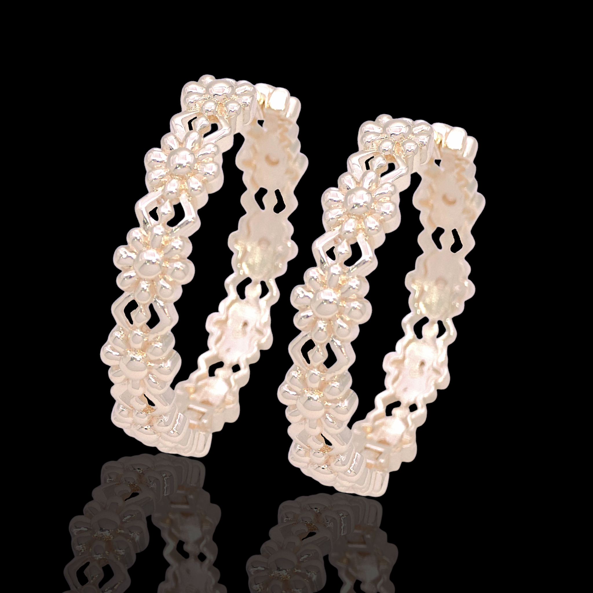 Oro Laminado Gold Filled Luxe Venice Daisy Hoop Earrings