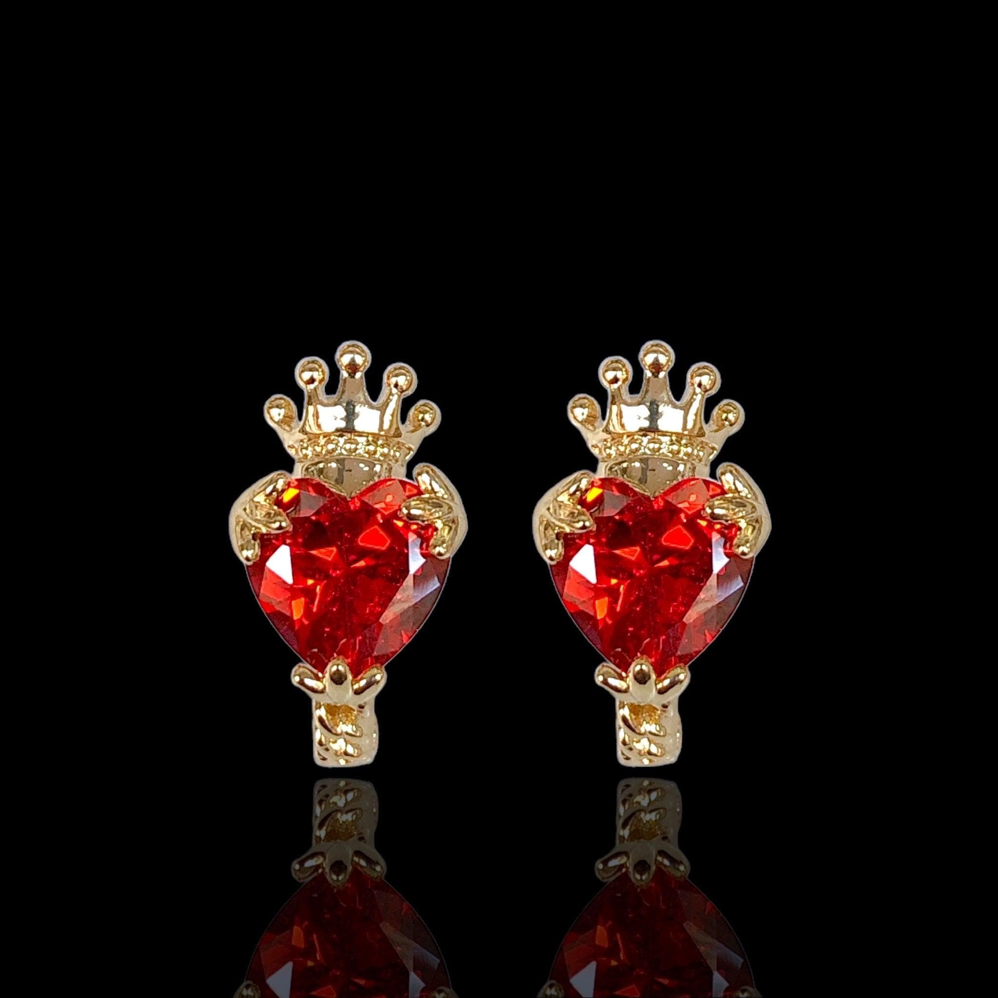 Oro Laminado Gold Filled Queens Heart Huggie Earrings