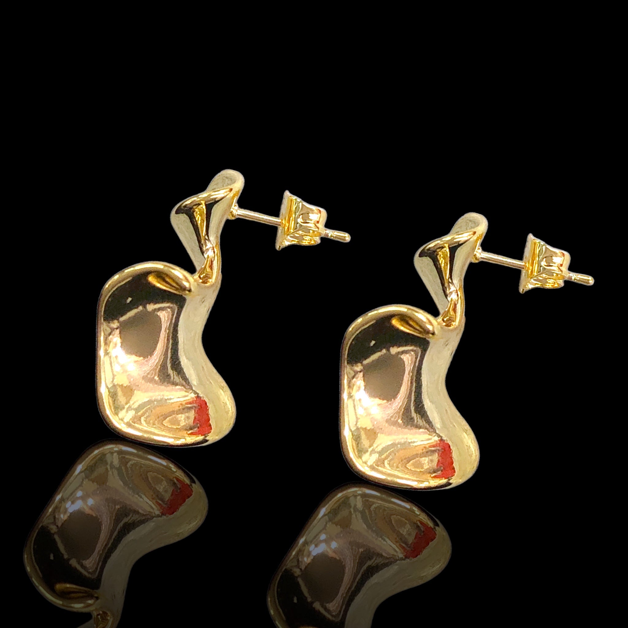 Oro Laminado Gold Filled Wild Bloom Petal Stud Earrings