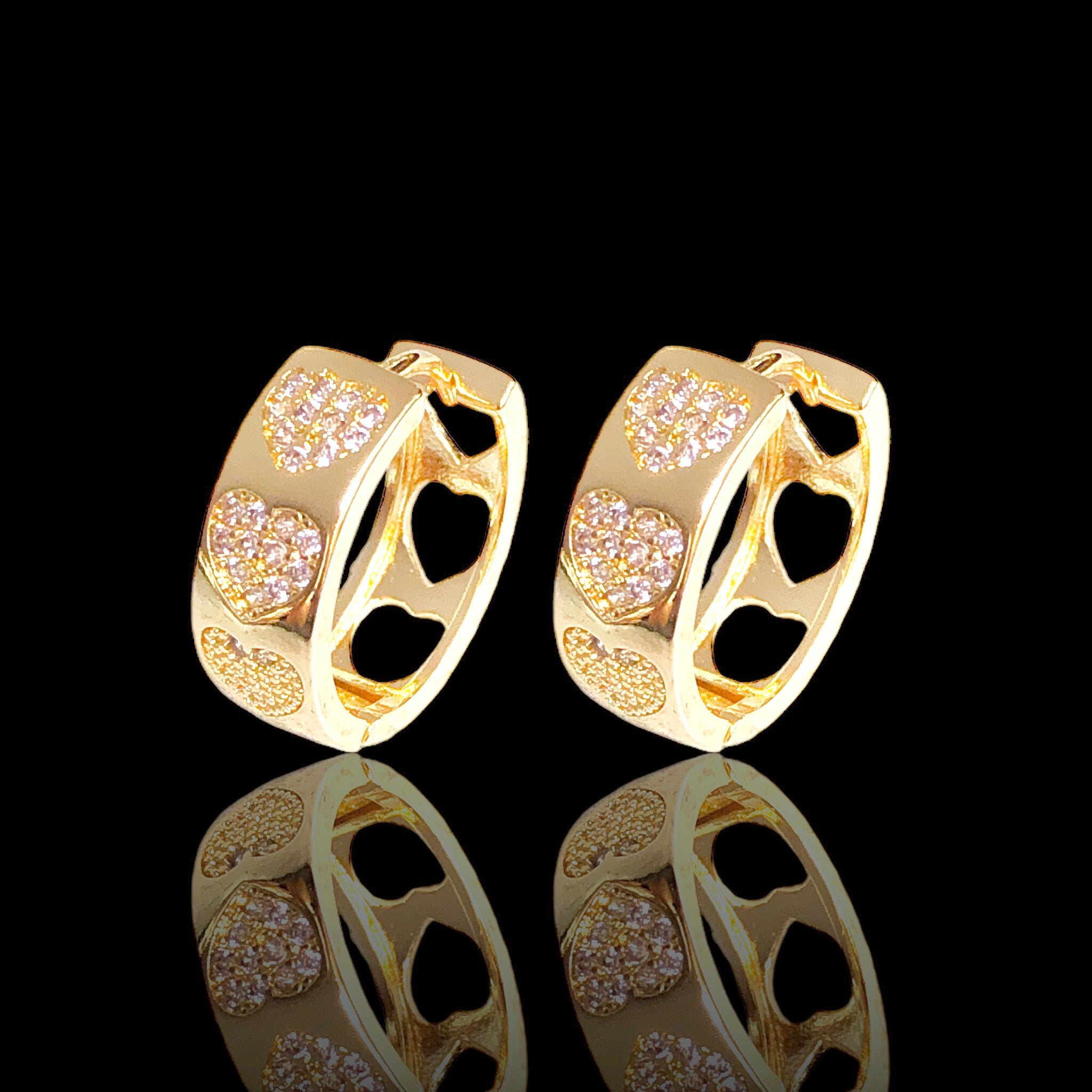 Oro Laminado Gold Filled Zara Heart Cubic Zirconia Hoop