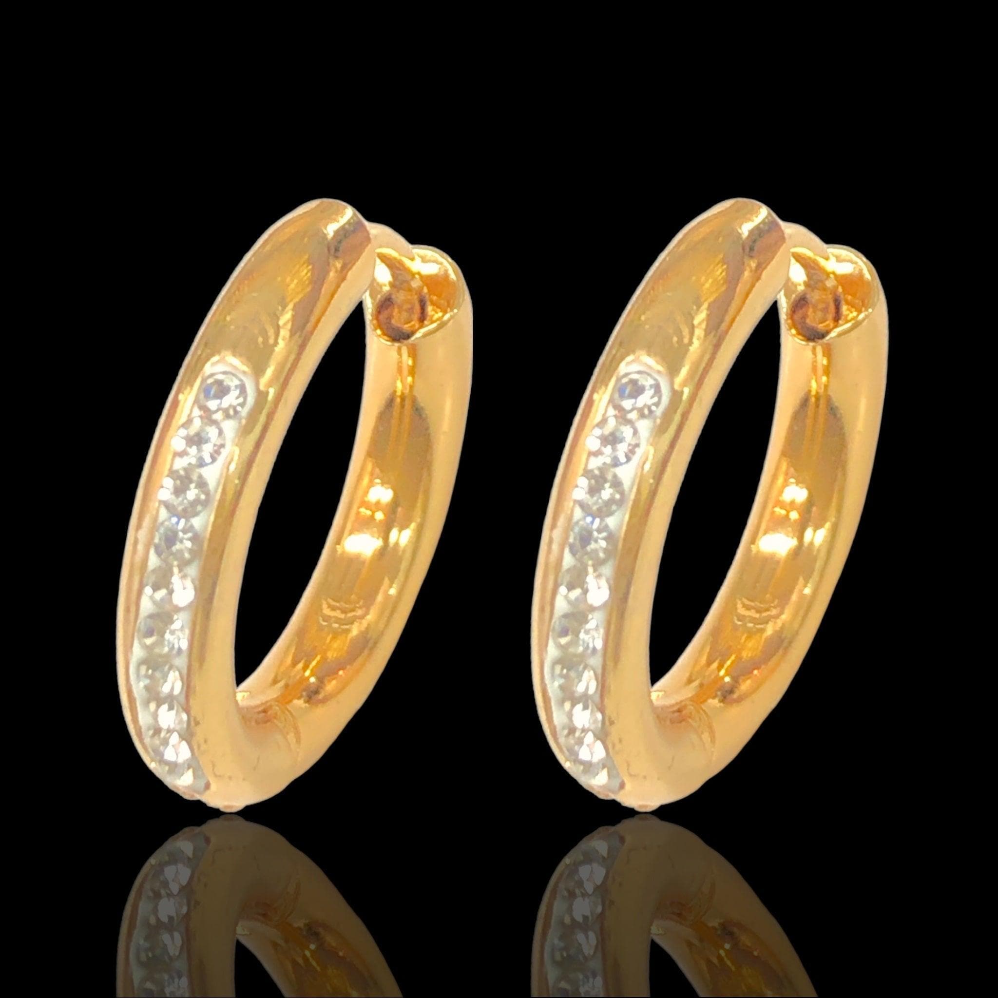 OLE 0620 316L Stainless Steel Minimalist CZ Huggie Earrings Kuania Oro Laminado