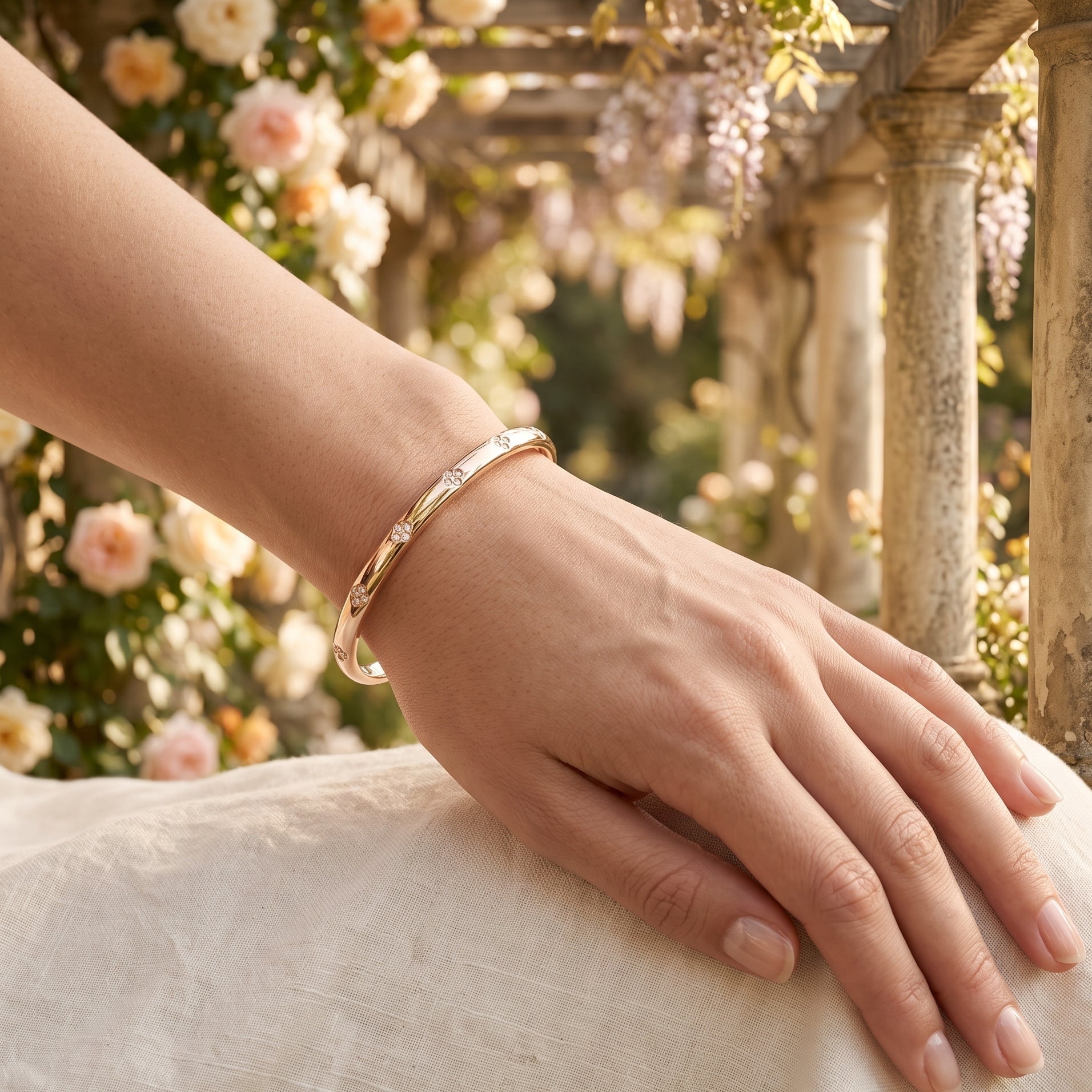 Gold Filled Oro Laminado Parisian Petal Zirconia Bangle
