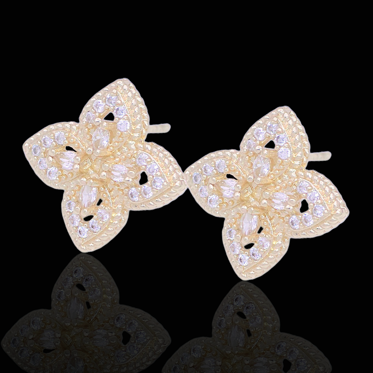 Oro Laminado Gold Filled French Crest Zirconia Stud Earrings