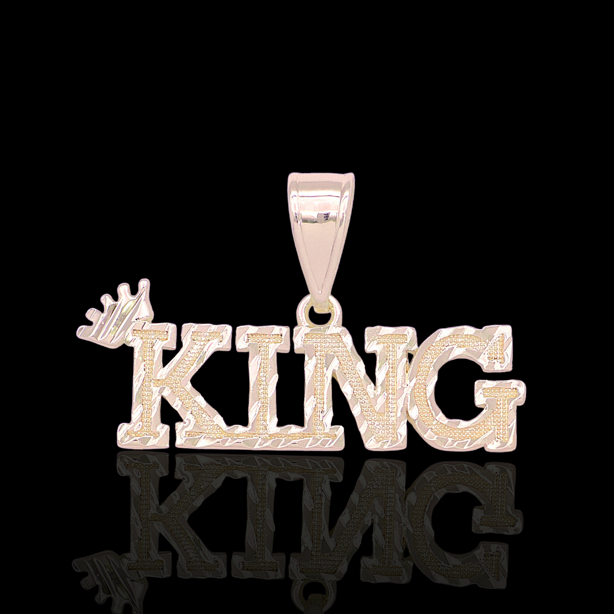 Oro Laminado Gold Filled Medival Crowned King Pendant