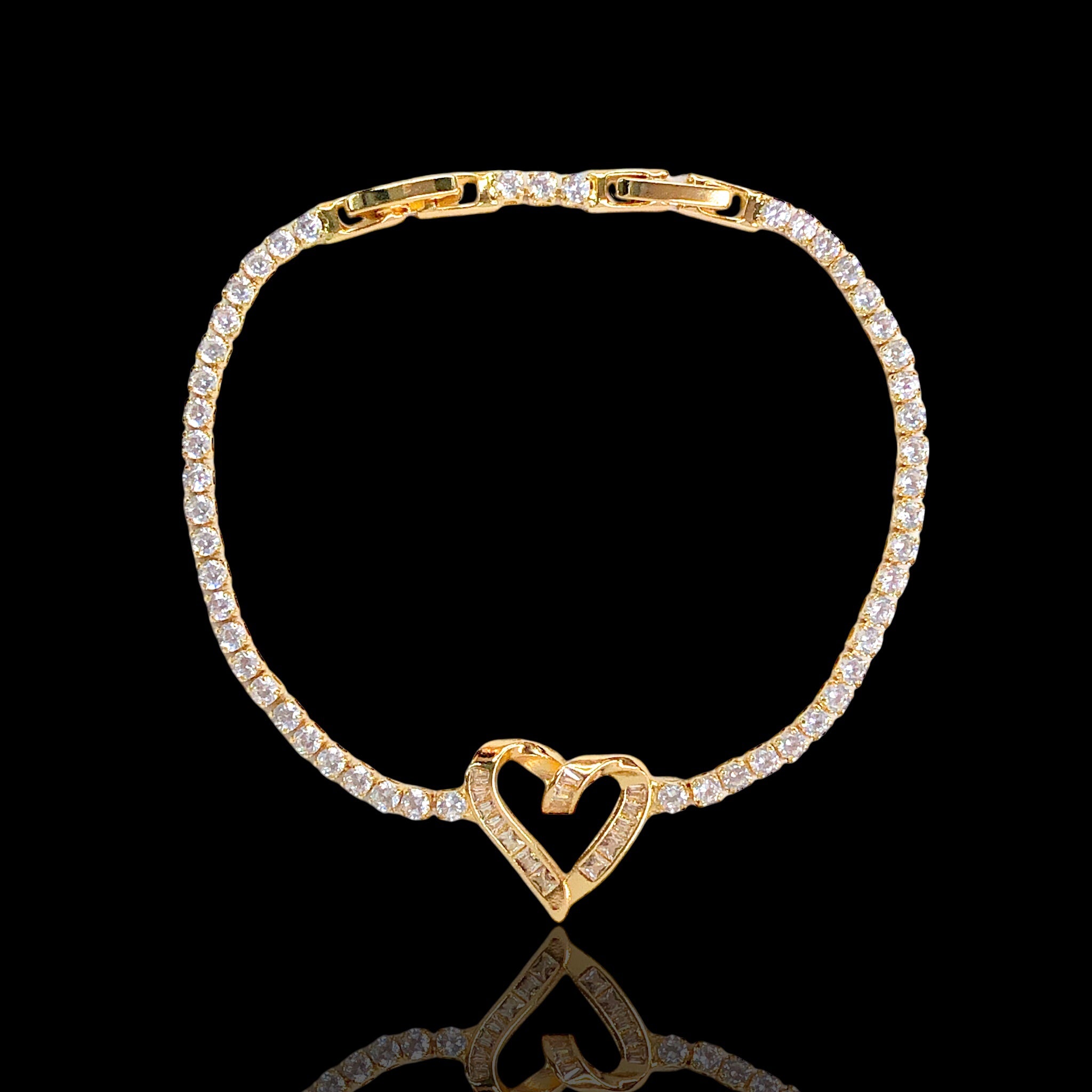 Oro Laminado Gold Filled Twisted Heart Zirconia Bracelet