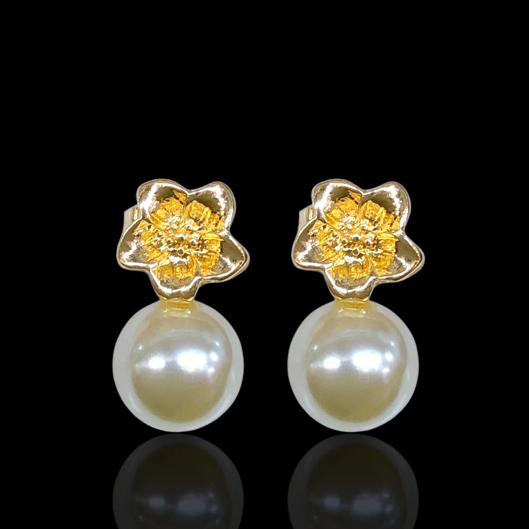Oro Laminado Hawaiian Bloom Imitation Pearl Stud Earrings