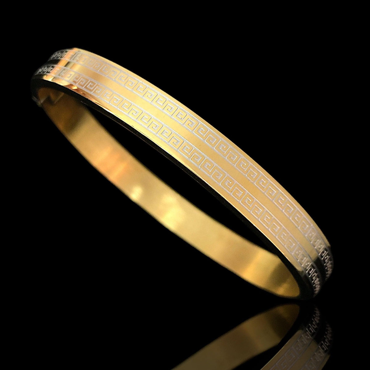 Oro Laminado Stainless Steel Santorini Greek Pattern Bangle