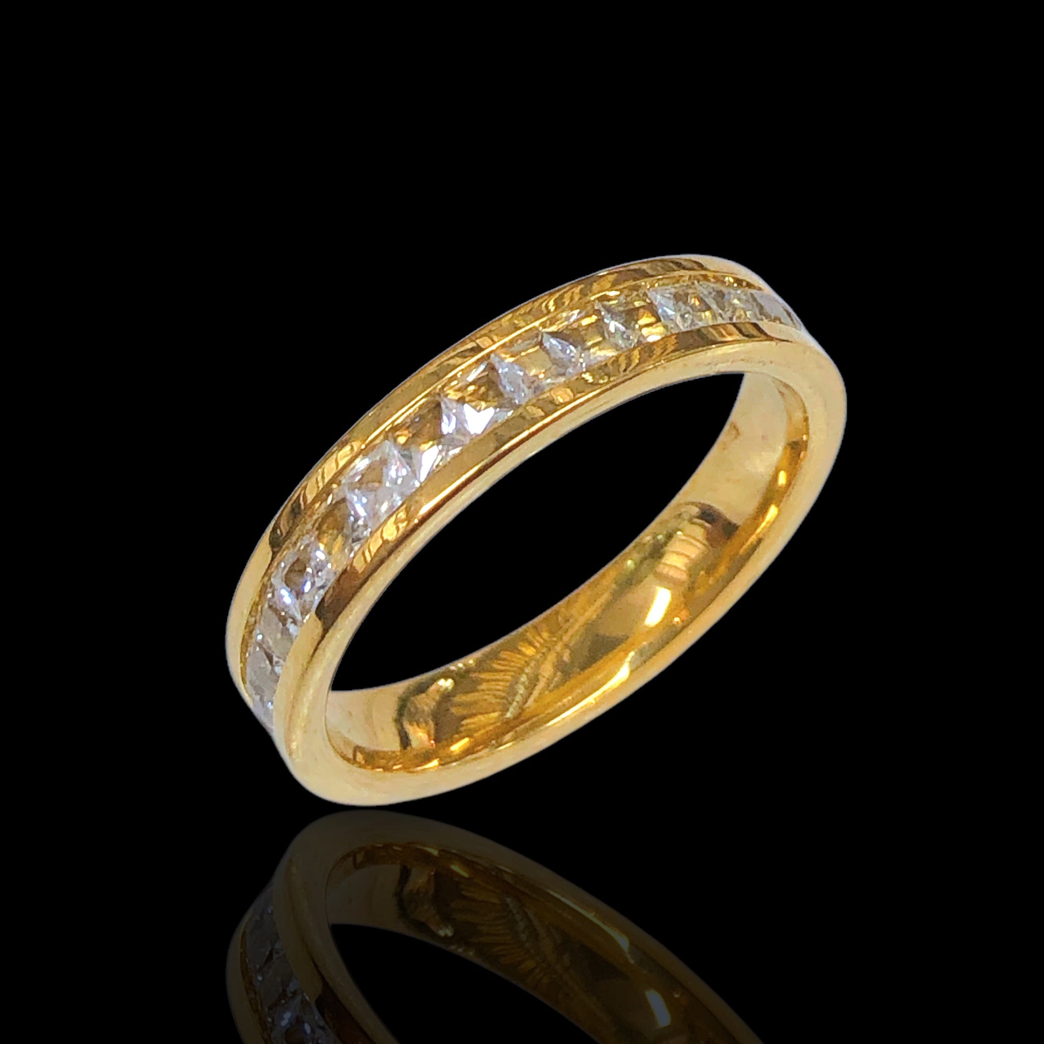 Oro Laminado Stainless Steel CZ Bezel Infinity Ring