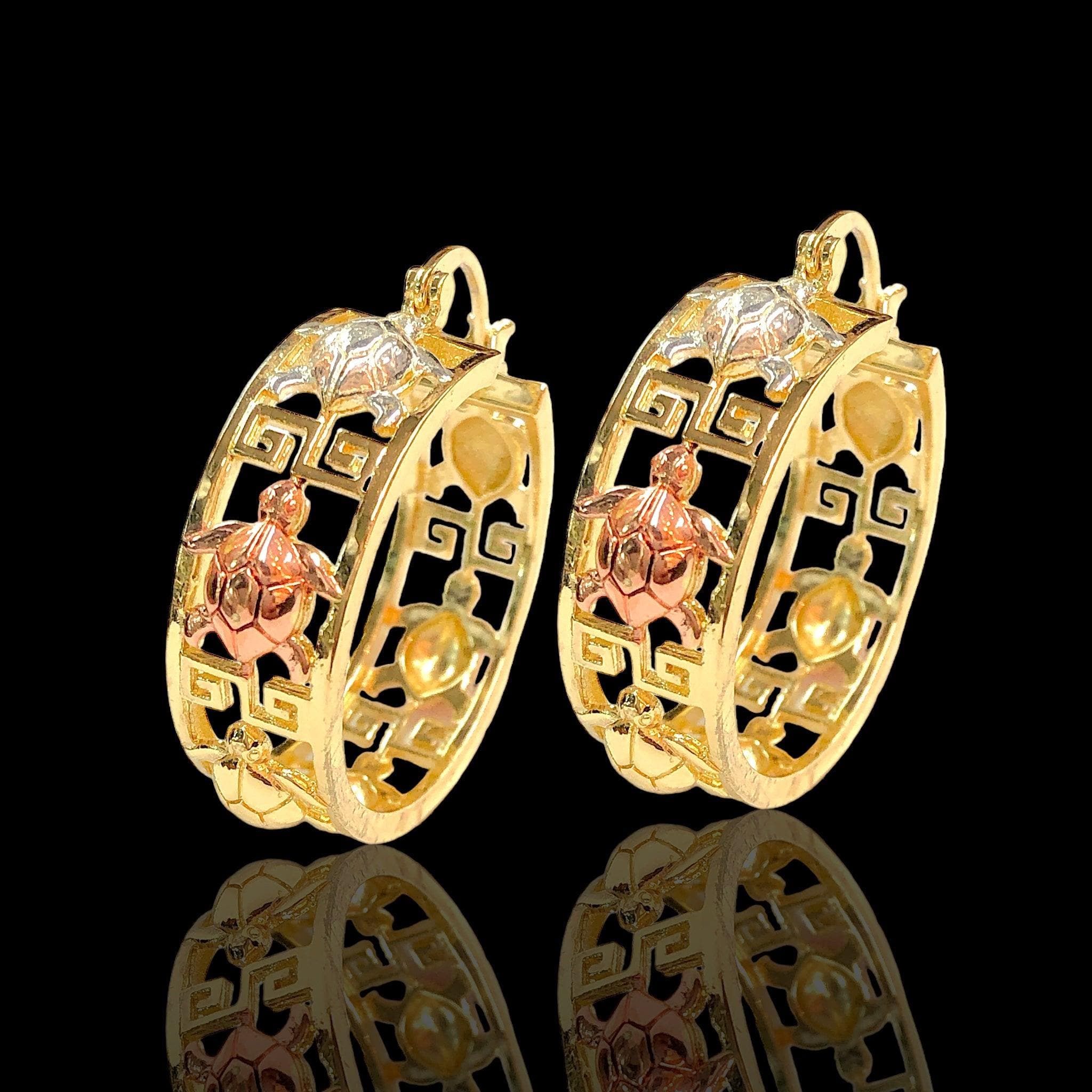 18K Gold Filled Sea Turtle Hoop Earrings - Kuania Oro Laminado