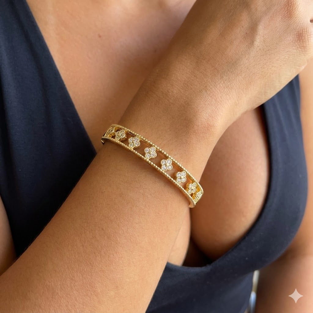 Oro Laminado Gold Filled Mini Floral Blossom Zirconia Bangle