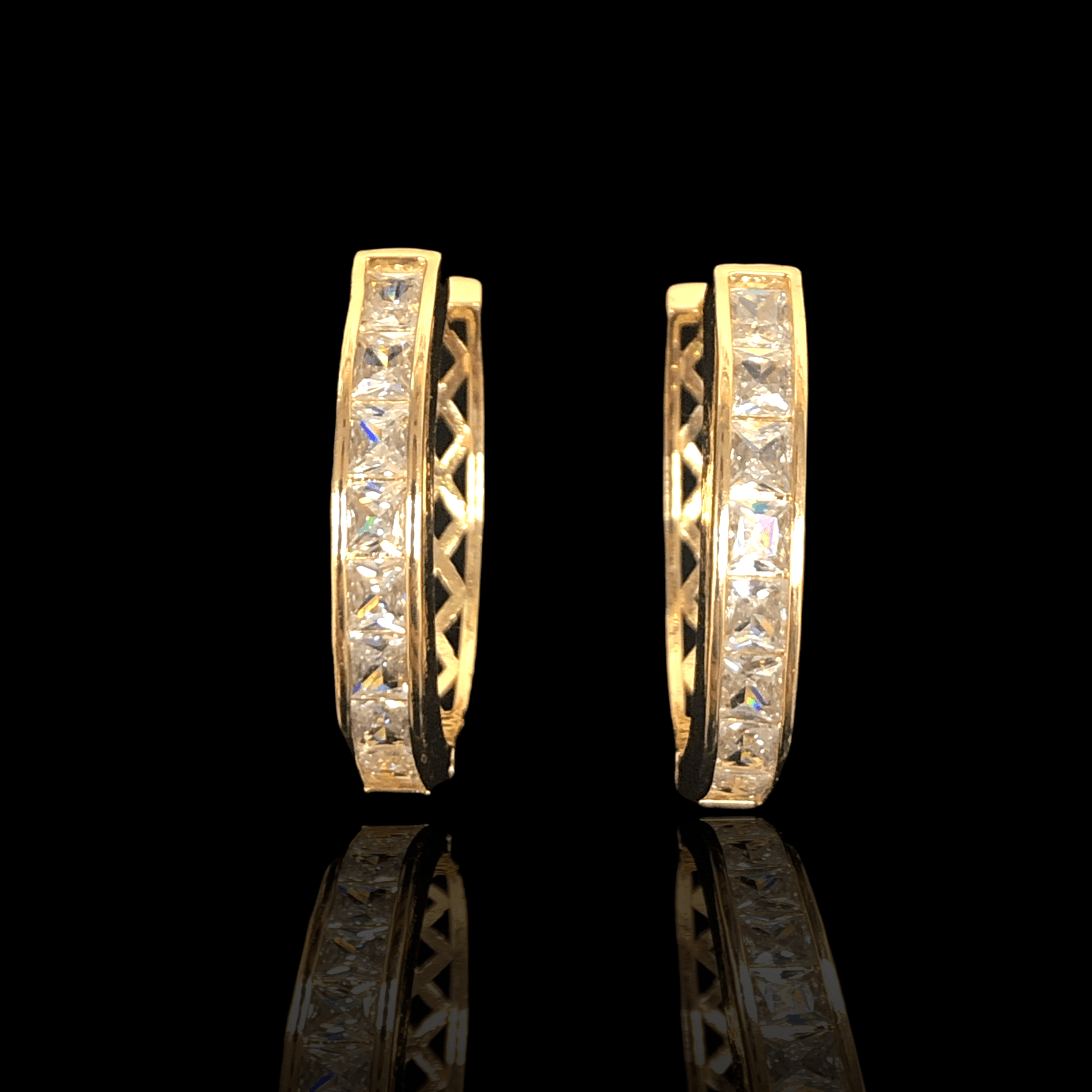 Oro Laminado Gold Filled Milano Oval Zirconia Hoop Earrings